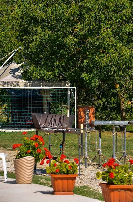 Agriturismo Cailuca Pietralunga  Luaran gambar