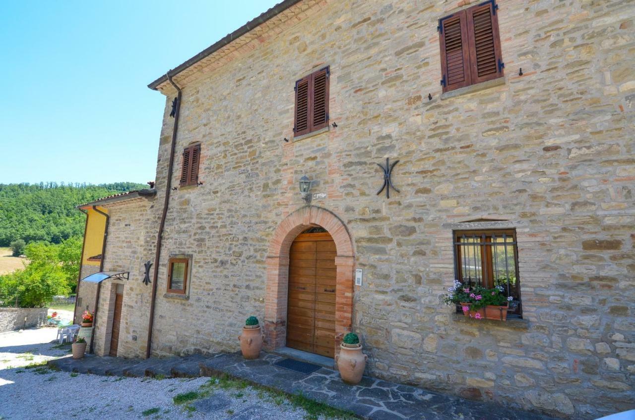 Agriturismo Cailuca Pietralunga  Luaran gambar